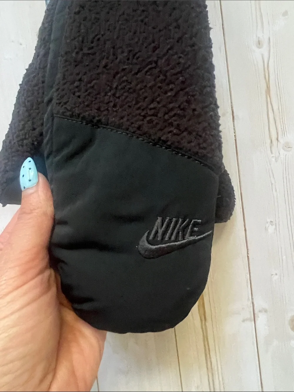 Nike Black Sherpa Fleece Women's Mittens